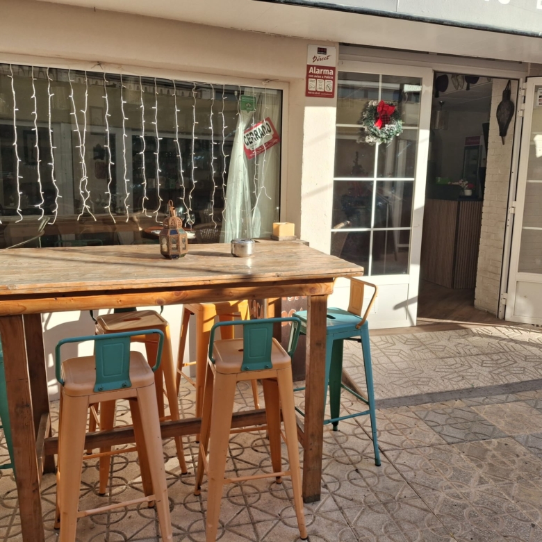 Long-Established Beachfront Restaurant and Bar for Sale in Calpe