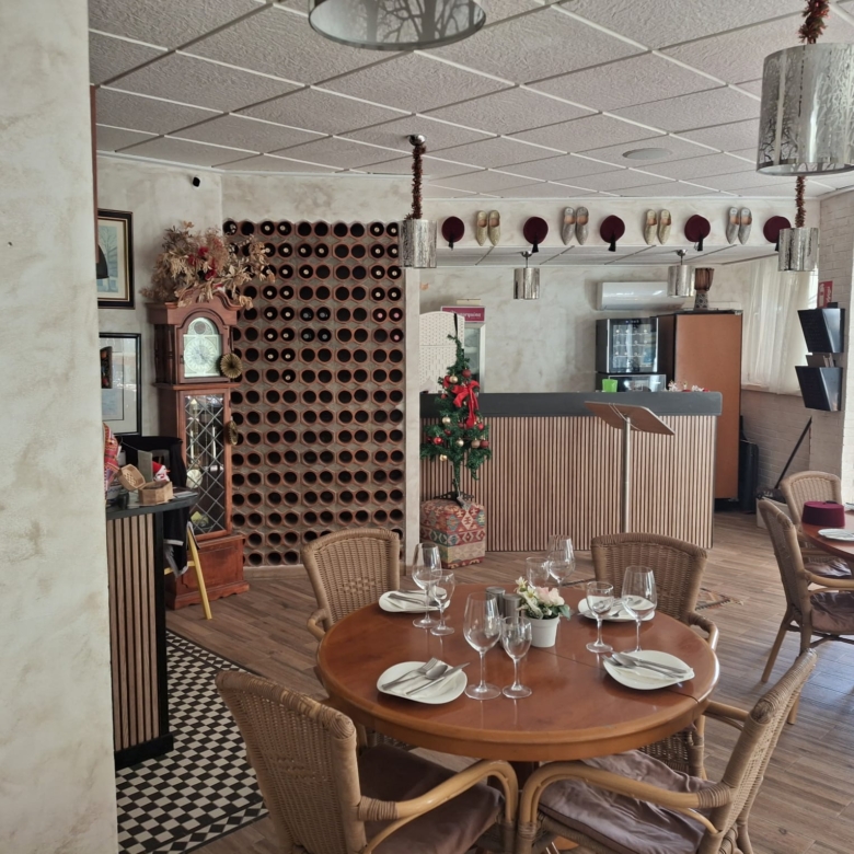 Long-Established Beachfront Restaurant and Bar for Sale in Calpe